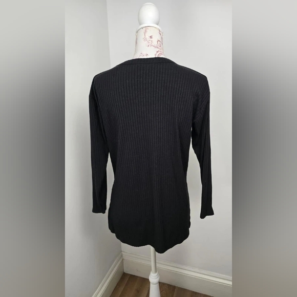 Women's Black Ribbed Top - Picture 3 of 4